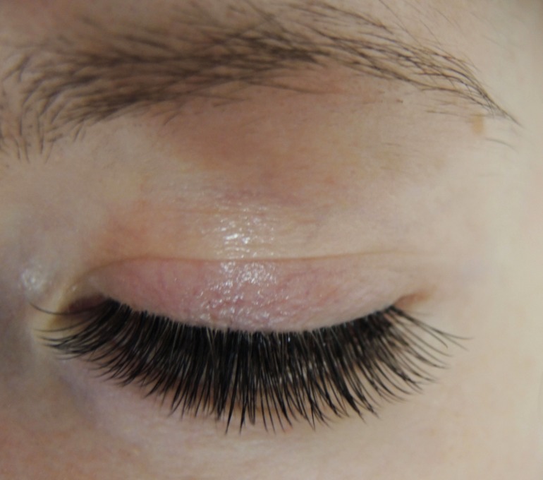 Отзыв о "конфетке" - наращивание ресниц =)