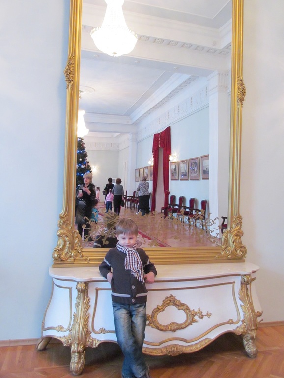 Теперь мы театралы)))