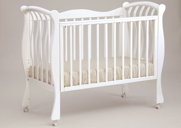 Кроватка для маленького: маятник или колесо...