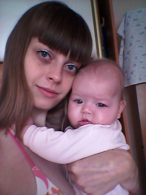 наши 4,5 месяца!!!)))