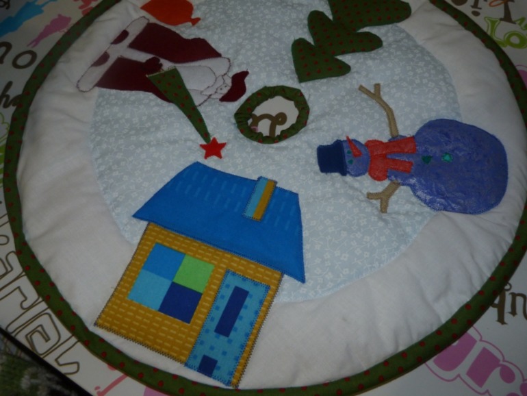 Под елочку!!