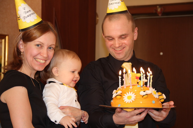 Годовасие с пчелками.