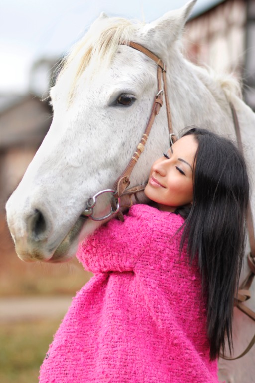 Ищу моделей для участия в зимней конной фотосессии.