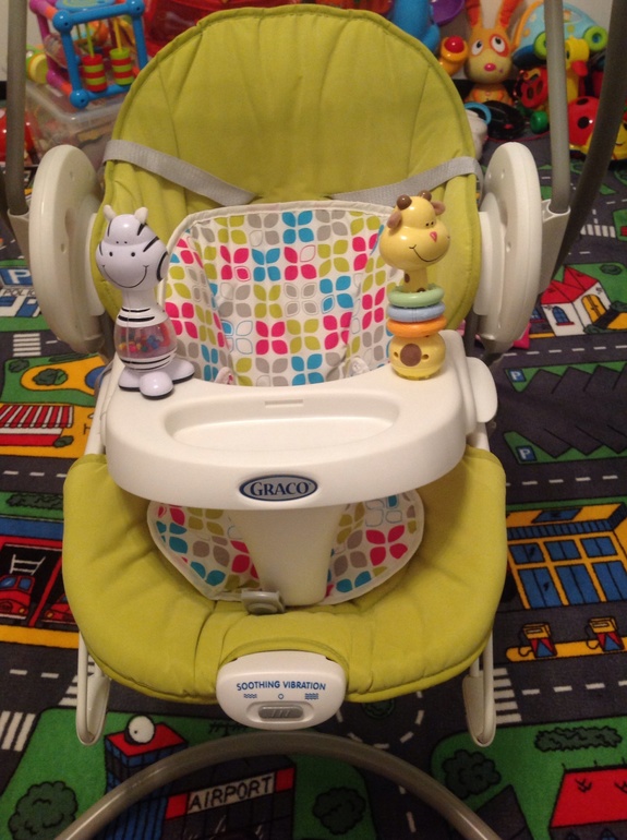 Продам качели электронные Graco Swing n Bounce