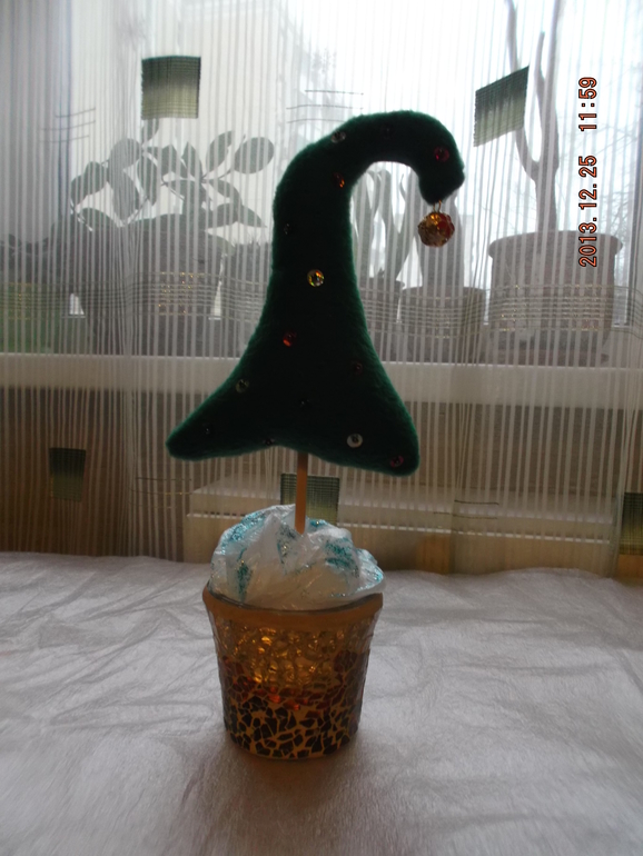 И у меня сшилась ёлочка)