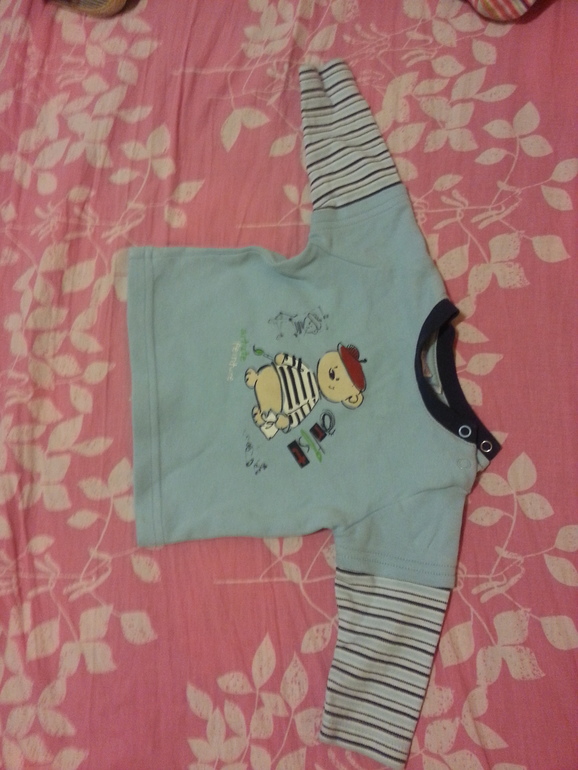 Продам вещи новые и почти новые на мальчика 1-6 месяцев(на весну\лето)