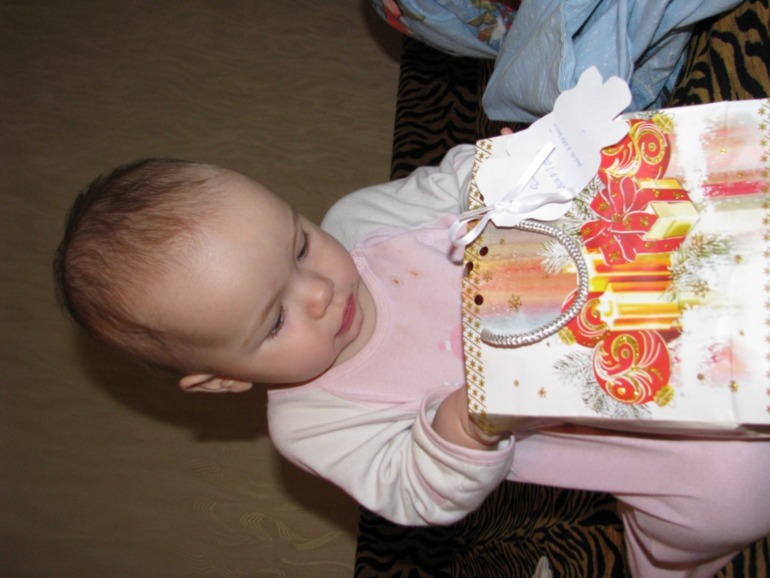 Спасибо Феям! Детки получили конфетки утром 1 января)))