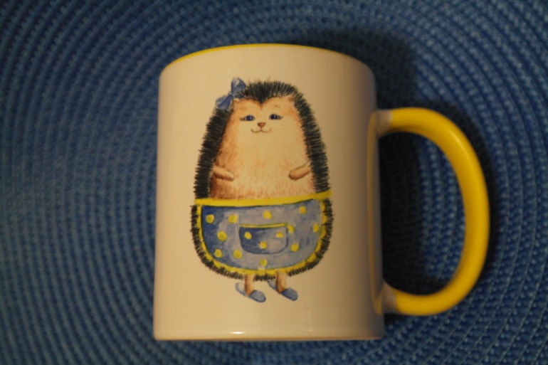 Ежиное семейство на кружках