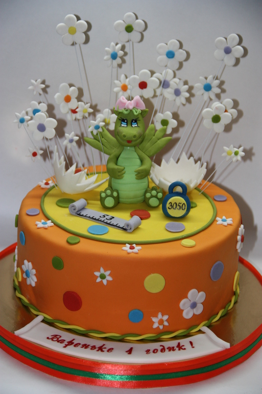 Торт на годик с дракошей.