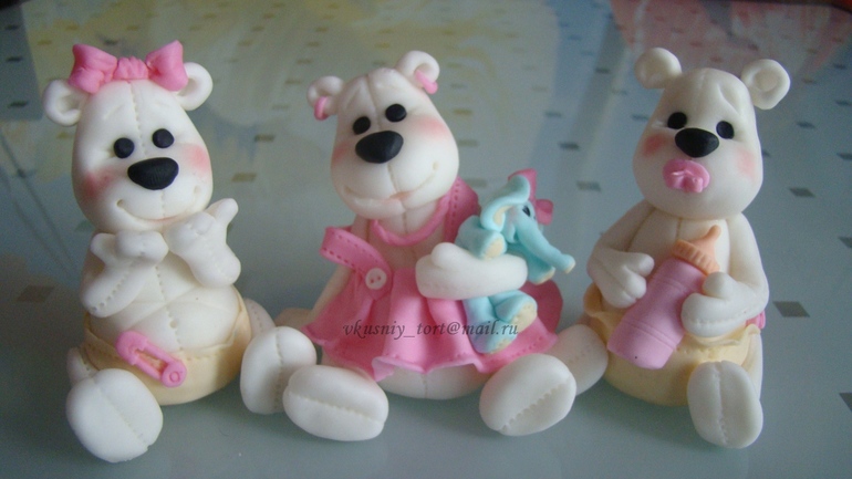 Торт с белыми медведями