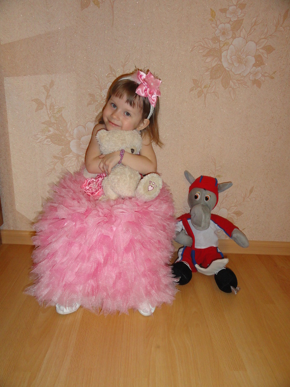 Сшила платьешко для своей принцессы