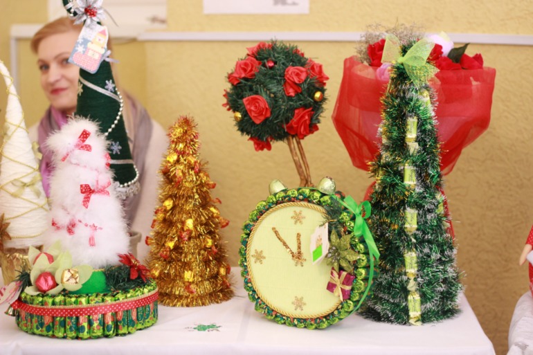 Фото отчет с новогодней ярмарки авторских подарков в Майкопе