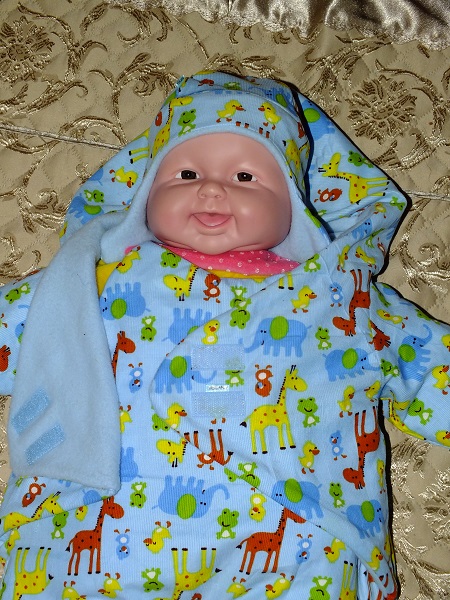 Пошился комплект: спальник + шапочка