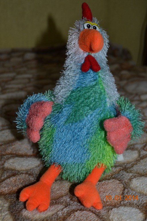 Отдам даром. Кофточка 92-98, жилетка 86-92, имитfция Crocss 25-26 и игрушки.