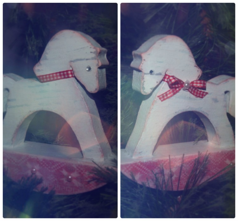 Белая лошадка