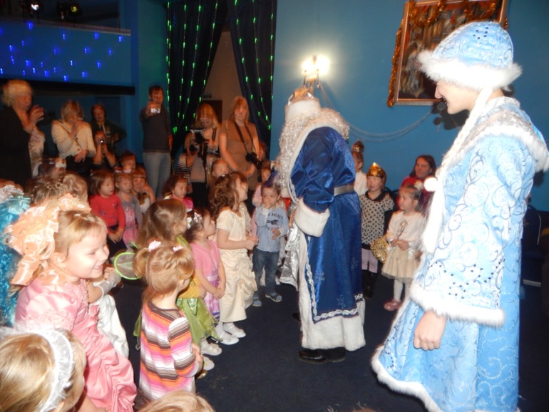 Новогодняя ёлка в театре кукол!