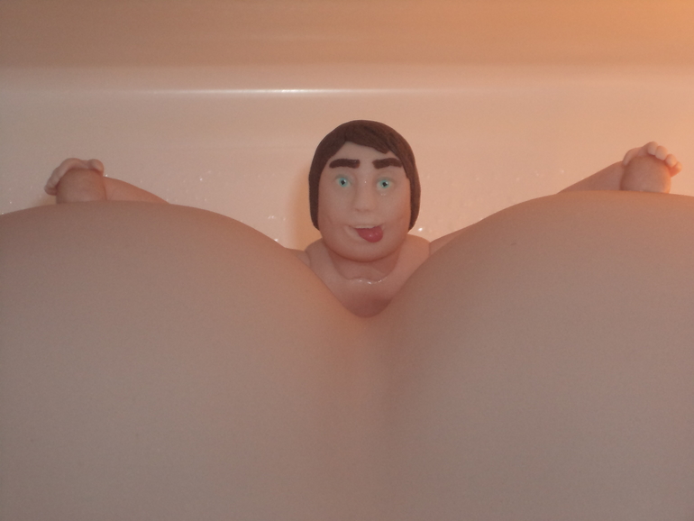 Грудь с чувачком