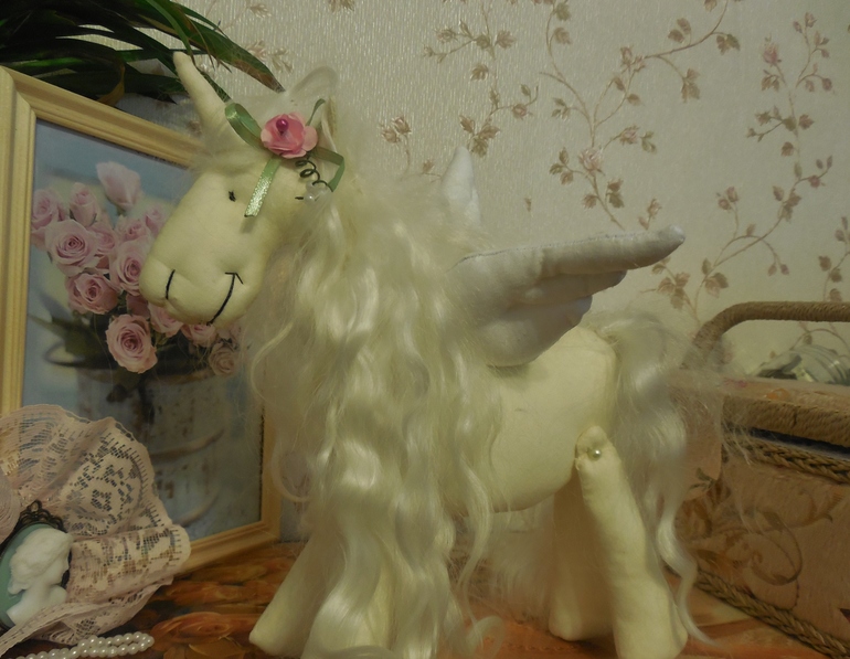 Конь-Единорог