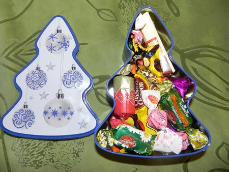 И я с подарками