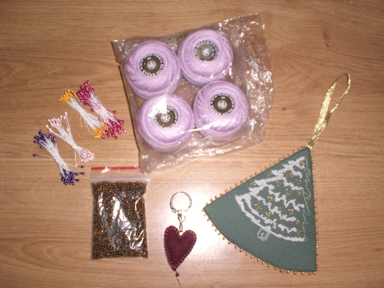 Фух ! Собрала своего Хомячка в дорогу ))))) Снарядила интересными и полезными мелочами .... Кому интересно , записывайтесь )))) Розыгрыш 24.12.13.