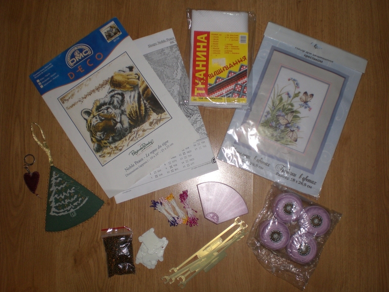 Фух ! Собрала своего Хомячка в дорогу ))))) Снарядила интересными и полезными мелочами .... Кому интересно , записывайтесь )))) Розыгрыш 24.12.13.