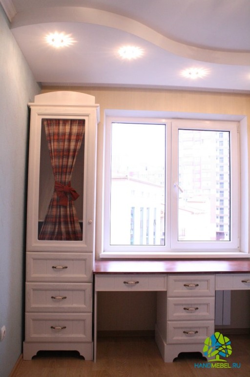 Детская комната "Шотланка". Кровать-домик, кровать, шкафы, стол.