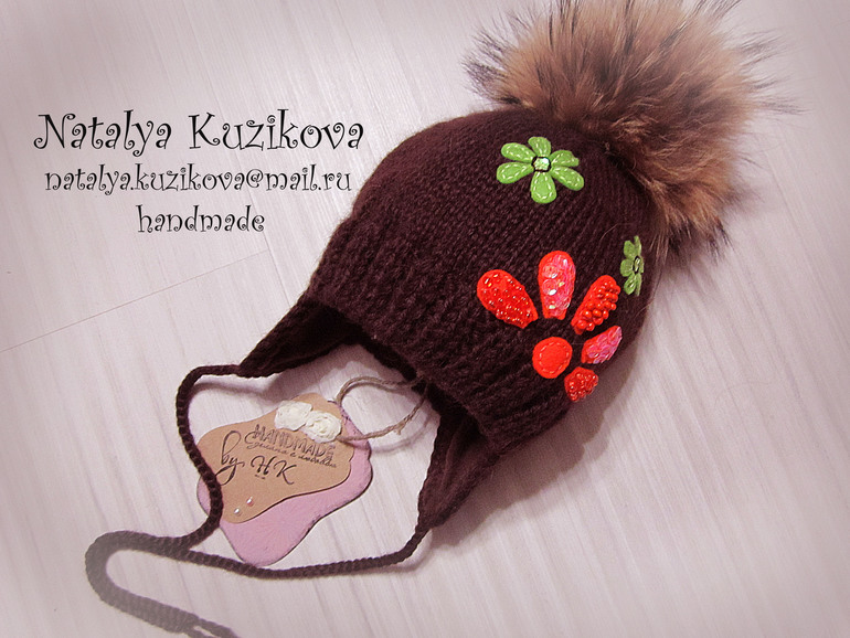 Зимняя шапочка "цветочная"