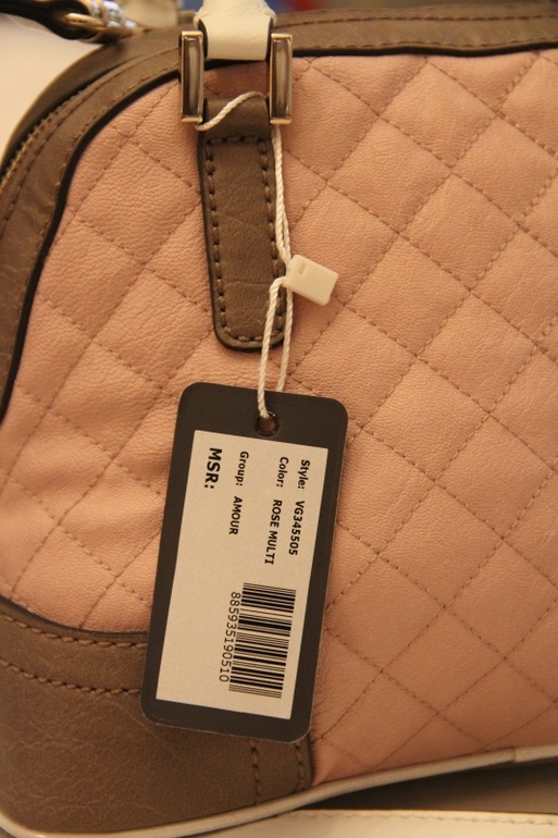 Гламурная сумка Guess, новая! 5000руб.