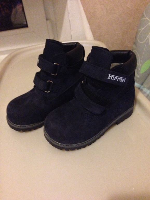 отдам даром обувь для мальчиков новую и б/у р 18, 23, 25, 35