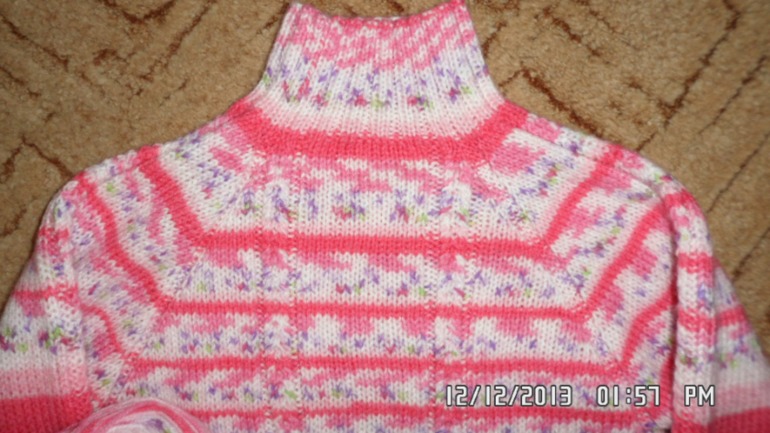 Свитерок и штанишки для Лизы