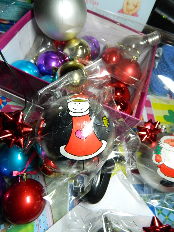 Новогодние шары в подарок