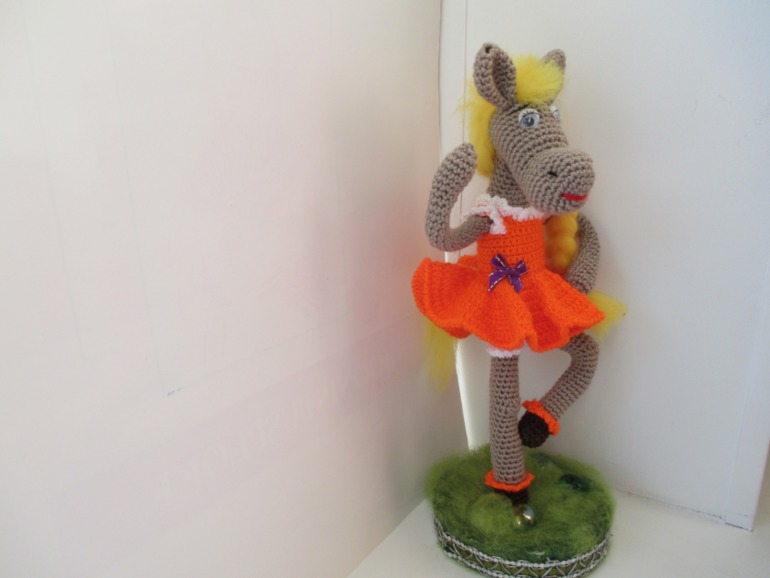 Лошадка балеринка Лола