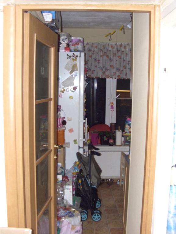 не могу найти места вещам на кухне((( дайте советов и пенделей!