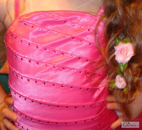 Платье на утренник. Срочно нужен совет!