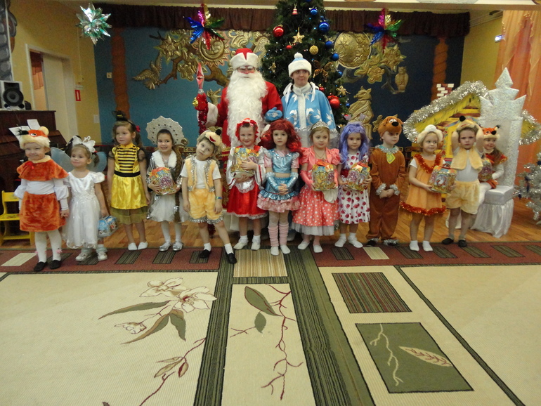 Мы на утреннике (много фото)