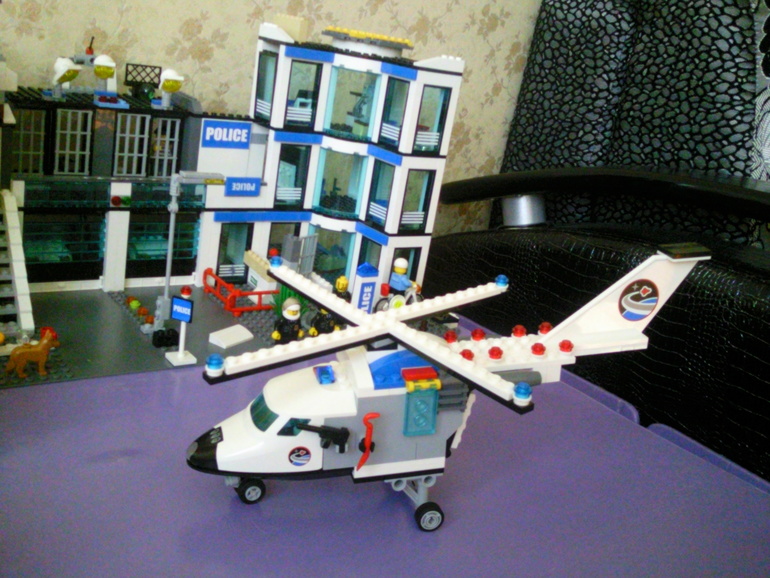 В Lego мы играем.
