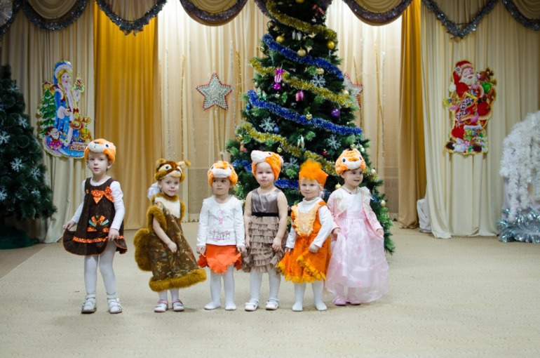Первый утренник в саду =)