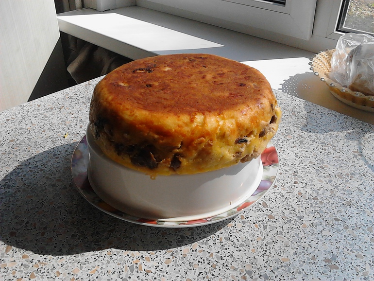 Заливной сырный пирог с курицей и грибами.