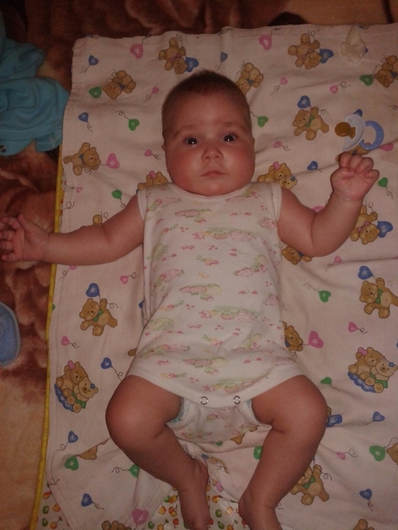нам сегодня 4 месяца)))