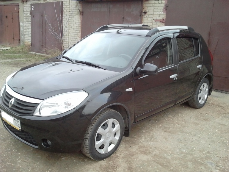 продаем RENUALT SANDERO2011г.в.