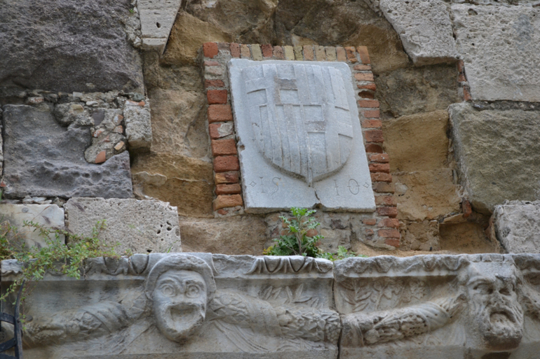 Кос. Замок ионитов.