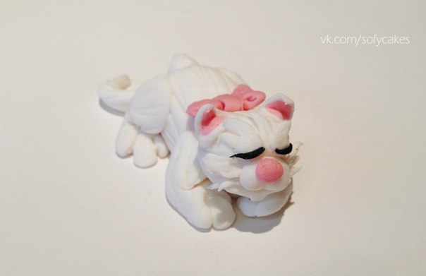 Спящая кошечка)