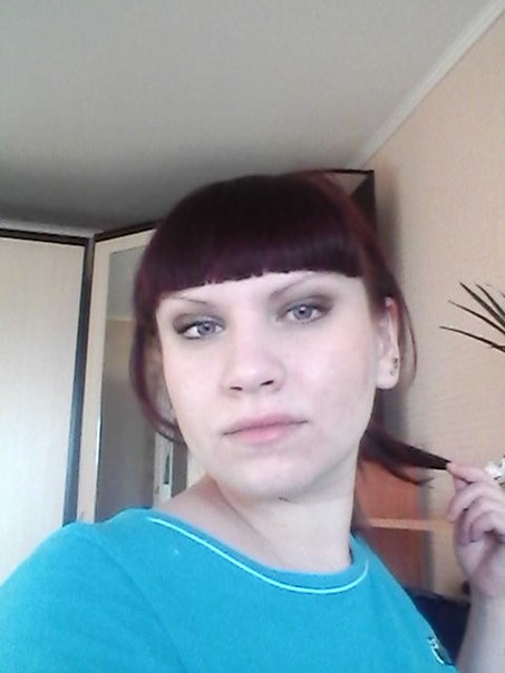вот так я сейчас выгляжу))))и девочки вовсе мам не портят)