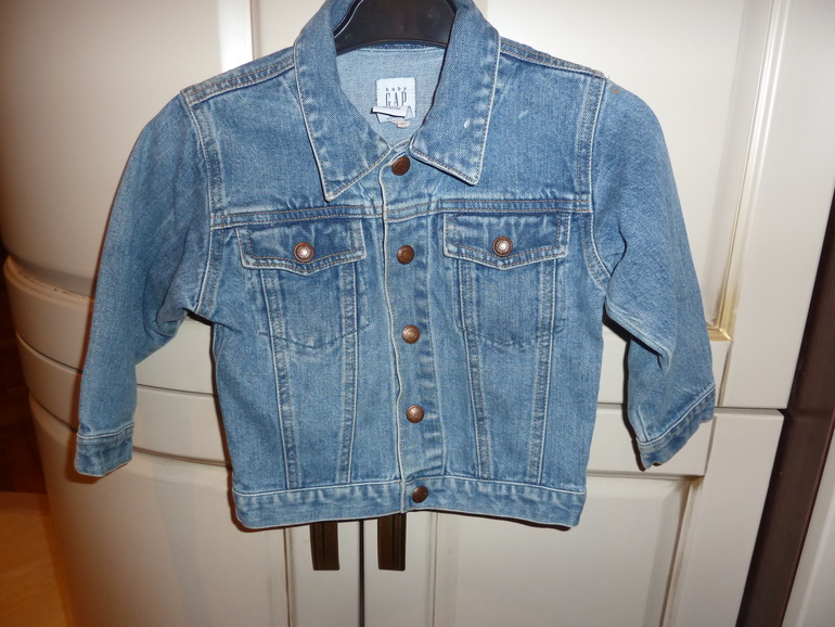 Джинсовая куртка Gap на 3 года, в идеале. 900р