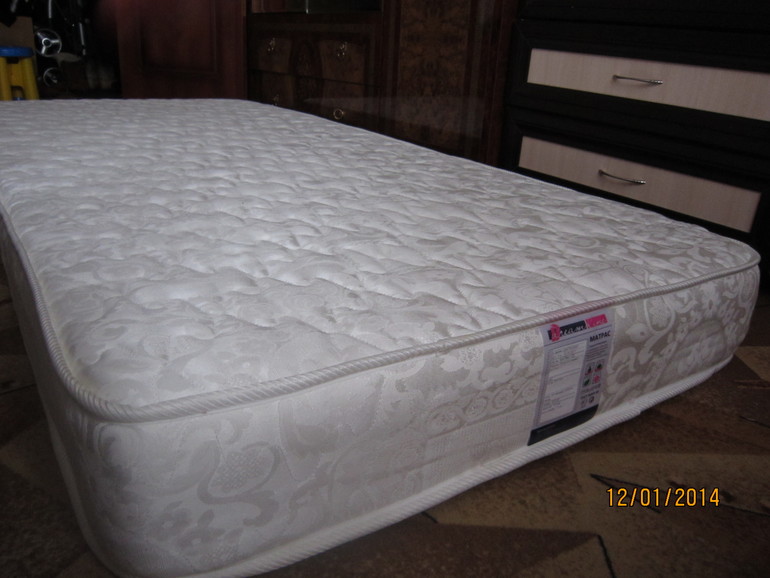 Отличный новый матрас DreamRoll Season 90x200 см