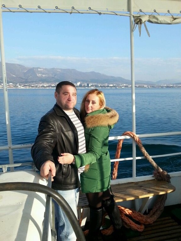 А вот сразу все сказали, что мы не пара и друг другу не подходим.