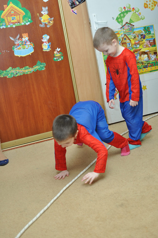 Фото человек паук и мои именниники
