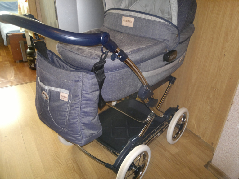 Peg-Perego Young-auto+подставка+аксессуары 6500