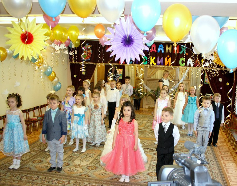 Мой любимый выпускник и почти первоклассник 2014...