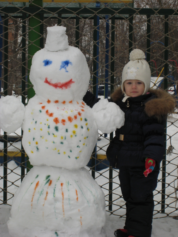 лепили снеговиков)